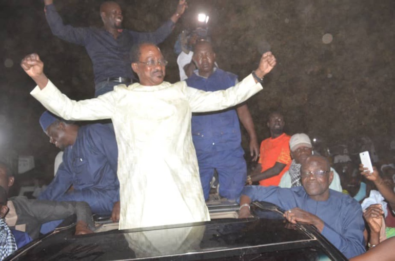 Le candidat Madické Niang enflamme la toile: il lance le Hashtag #TwitterTodj, promet un Live s'il atteint 10 mille abonnés et... Le candidat Madické Niang enflamme la toile: il lance le Hashtag #TwitterTodj, promet un Live s'il atteint 10 mille abonnés et...