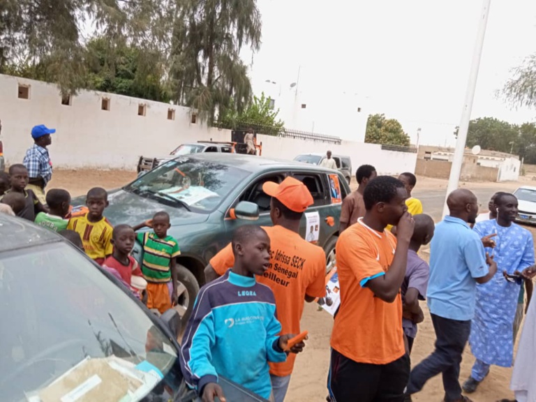 Ndiassane: pas de liesse populaire pour accueillir Wade...à part quelques jeunes de Rewmi