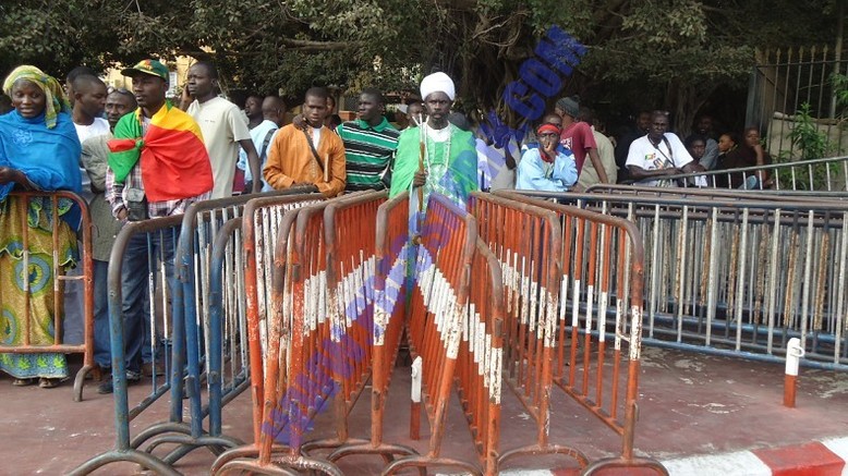 En direct de l'Assemblée nationale: climat très tendu à l'extérieur comme à l'intéreur