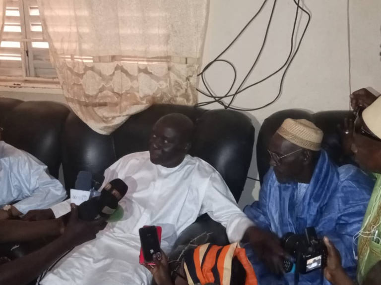 Kébémer: Idrissa Seck reçu par l'ancien Sénateur Maissa Ndiaye Kébémer: Idrissa Seck reçu par l'ancien Sénateur Maissa Ndiaye