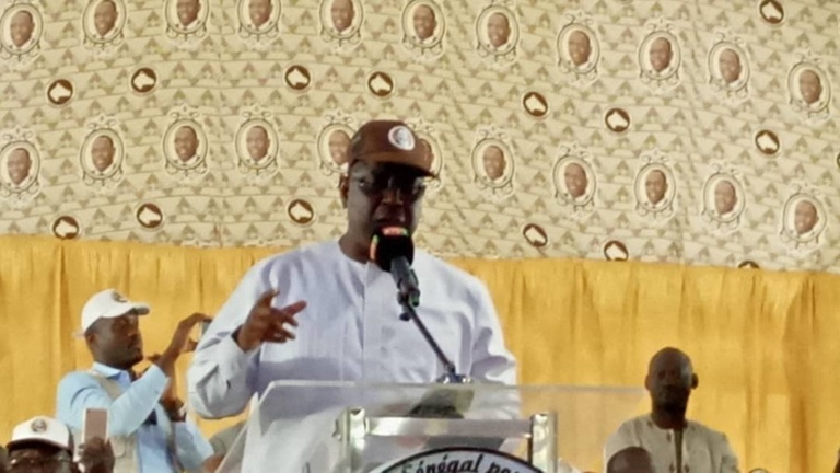 Rufisque: Macky raille « la coalition des recalés et des repêchés » Rufisque: Macky raille « la coalition des recalés et des repêchés »