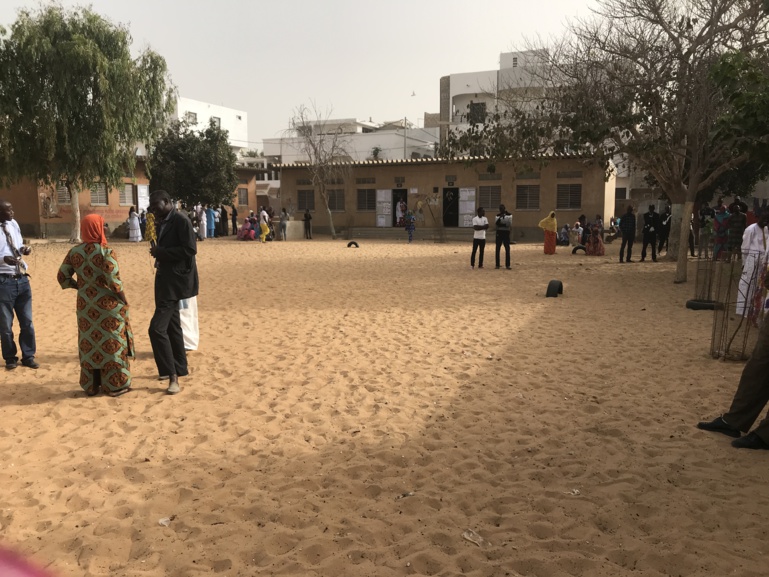 #Scrutin24février2019 - Guédiawaye: Relative affluence dans les centres de vote #Scrutin24février2019 - Guédiawaye: Relative affluence dans les centres de vote