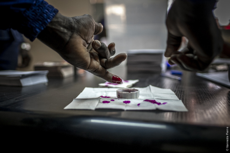 Présidentielle sénégalaise: l'électorat dakarois était divisé ce dimanche matin Présidentielle sénégalaise: l'électorat dakarois était divisé ce dimanche matin