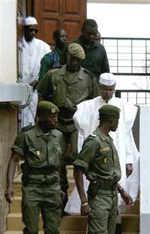 Extradition de Habré : Ses avocats brandissent une plainte contre Me Wade