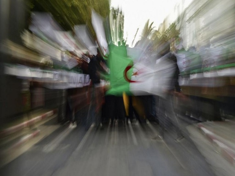 Algérie: des milliers de manifestants défient à nouveau le pouvoir de Bouteflika Algérie: des milliers de manifestants défient à nouveau le pouvoir de Bouteflika