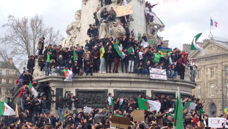 A Paris, la diaspora algérienne manifeste contre un 5e mandat de Bouteflika