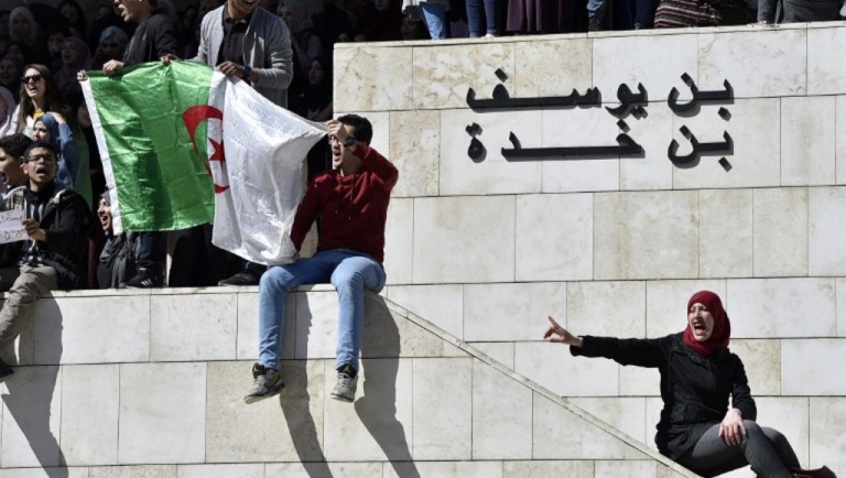 Algérie: l'opposition demande un report des élections Algérie: l'opposition demande un report des élections