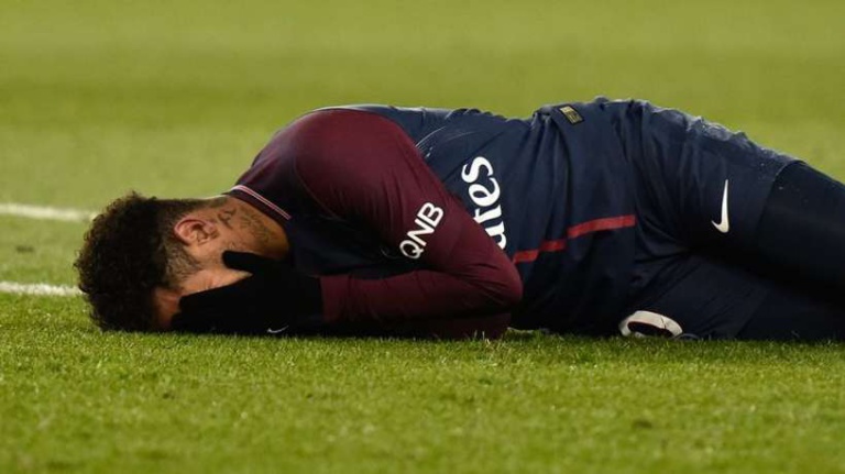 PSG : Après sa blessure, Neymar de retour en France demain PSG : Après sa blessure, Neymar de retour en France demain