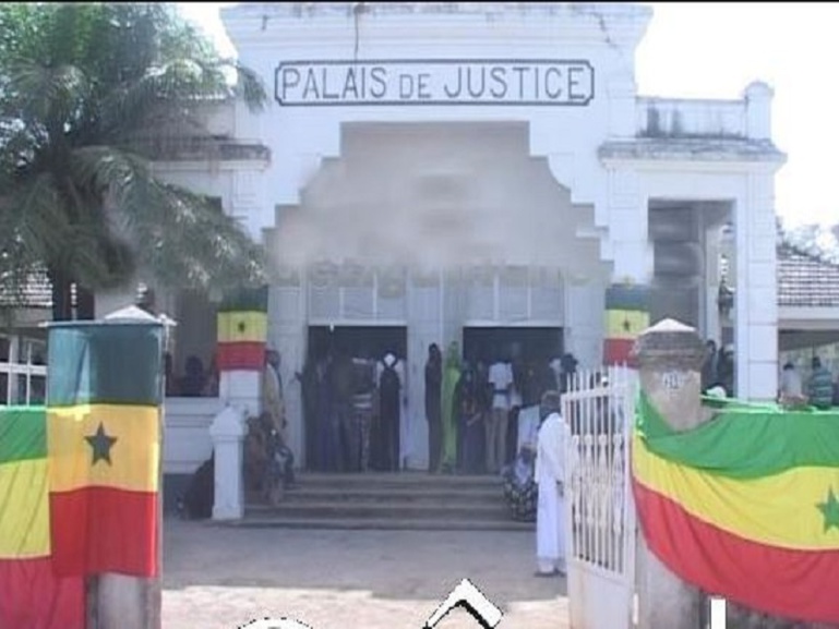 Ziguinchor : les deux jeunes de l’opposition condamnés à un mois avec sursis Ziguinchor : les deux jeunes de l’opposition condamnés à un mois avec sursis