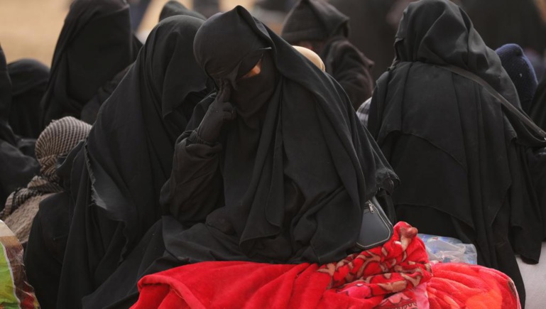 Syrie: à la rencontre de femmes de jihadistes qui ont survécu aux affrontements Syrie: à la rencontre de femmes de jihadistes qui ont survécu aux affrontements