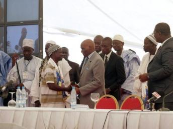 Au Sénégal, Abdoulaye Wade promet de valoriser le statut des chefs de village