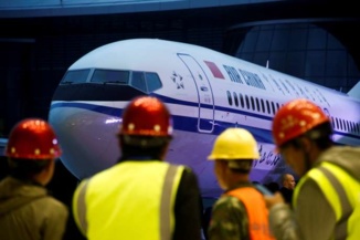 Deux tragédies en quelques mois, la sécurité du Boeing 737 MAX en question
