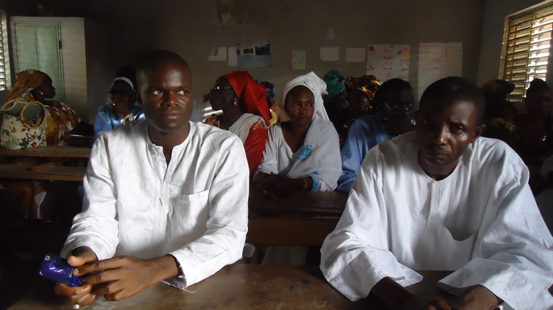 VIDEOS & PHOTOS: Les 3millions du PDS sèment la discorde à Golf Sud, le député Fatou Aïdara vilipendée