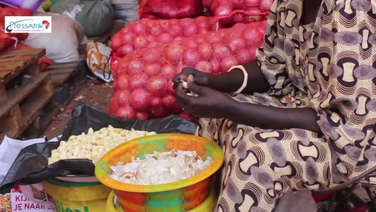 Un tour au Marché Castor... pour constater une légère baisse du prix de l’oignon Un tour au Marché Castor... pour constater une légère baisse du prix de l’oignon