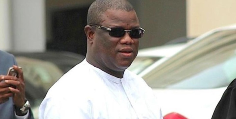 Un individu encagoulé fait une irruption nocturne chez Abdoulaye Baldé Un individu encagoulé fait une irruption nocturne chez Abdoulaye Baldé