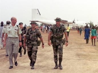 Dissolution de bases militaires françaises au Sénégal
