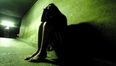 Quatre Nigérians placés en garde à vue après avoir séquestré et violé pendant 10 jours une fille de 16 ans