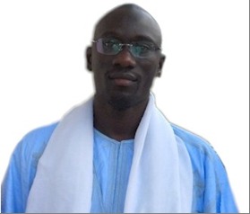 Abdoul Aziz Mbacké, Concepteur du Projet Majalis (www.majalis.org) Auteur de «KHIDMA, la Vision Politique de Cheikh A. Bamba (Essai sur les Relations entre les Mourides et le le Pouvoir Politique au Sénégal)» (Editions Majalis, 2010) – www.khidma.org