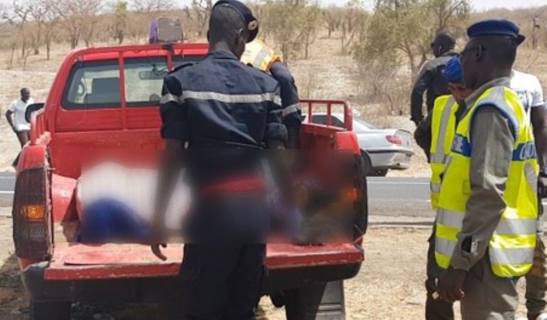 Route de Kaffrine : un accident fait 5 morts Route de Kaffrine : un accident fait 5 morts