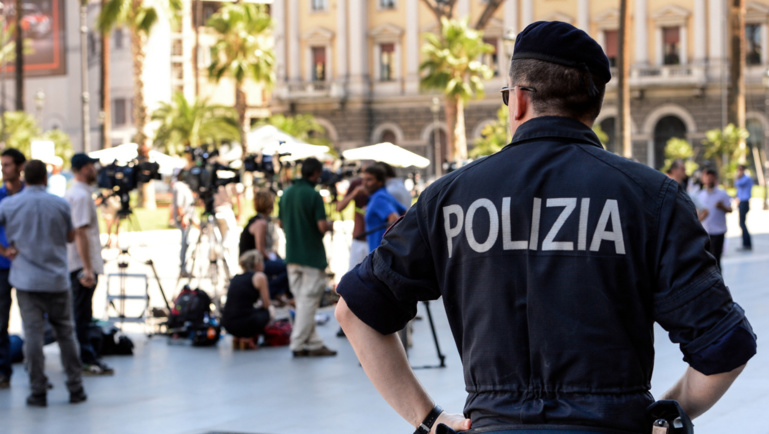 Marchand ambulant tabassé par deux policiers italiens: le procureur sans pitié pour les "Carabinieri"