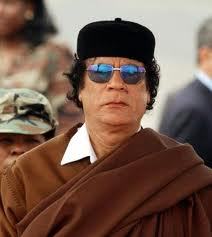 A Tripoli, la bataille fait rage autour de la résidence de Kadhafi