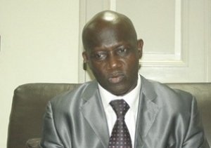 "Serigne Mbacké Ndiaye a fomenté le saccage de sa maison et c'est un arnaqueur", selon Abdoulaye Dramé