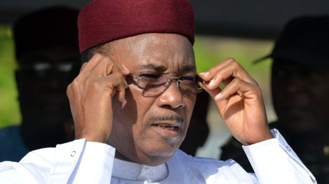 Mohamed Bazoum succède à Mahamadou Issoufou