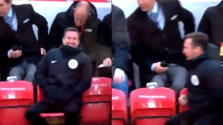 Le 4e arbitre a-t-il vraiment célébré le but de la victoire de Liverpool ?