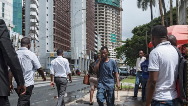 La rue africaine, vue par le photographe sud-africain Guy Tillim La rue africaine, vue par le photographe sud-africain Guy Tillim