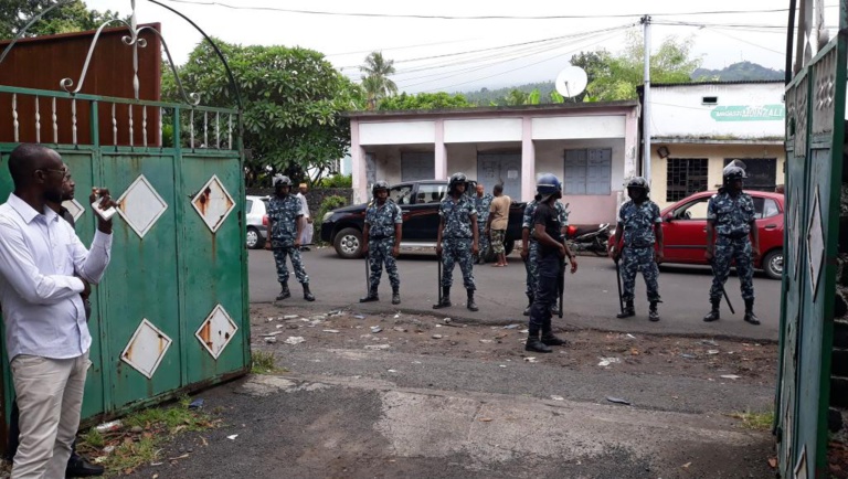 Comores: le nouveau président du CNT ne se rend pas à une convocation judiciaire Comores: le nouveau président du CNT ne se rend pas à une convocation judiciaire