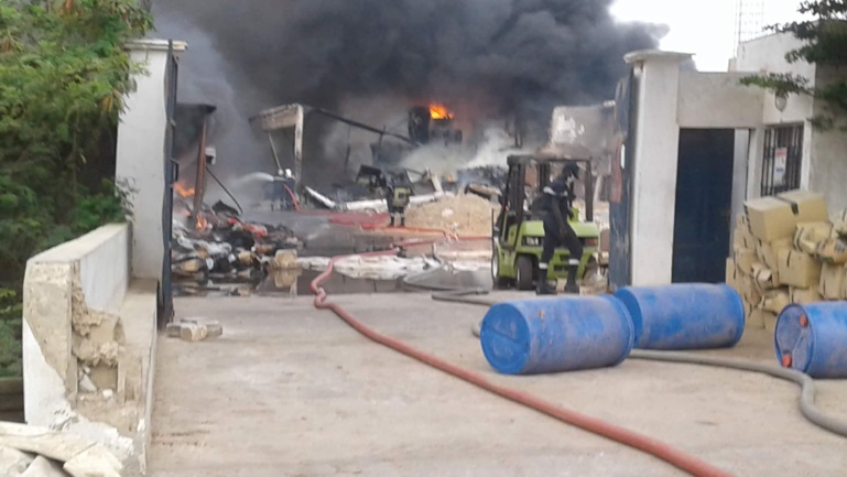 Incendie dans une usine de mèche à Franche industrielle de Mbao: un individu évacué d'urgence et beaucoup de dégâts matériels