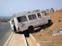 Dernières minutes-Accident : Un car "ndiaga ndiaye" coincé dans l’autoroute