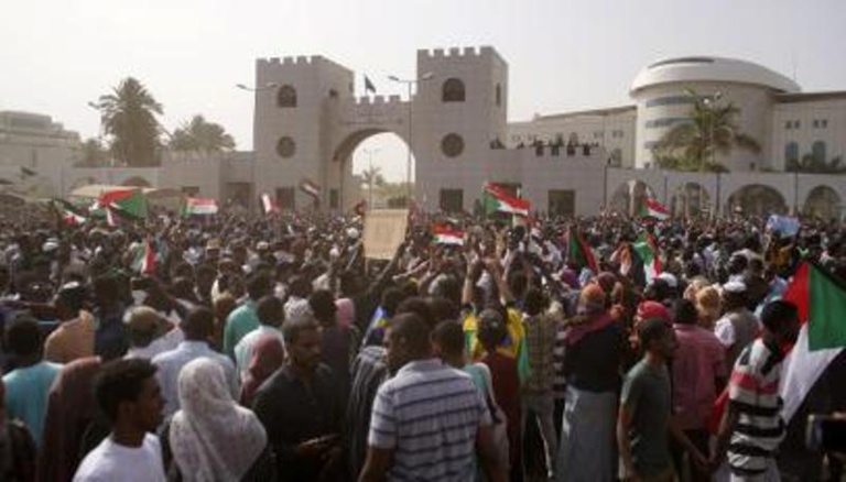 Soudan: le président Omar el-Béchir a démissionné Soudan: le président Omar el-Béchir a démissionné