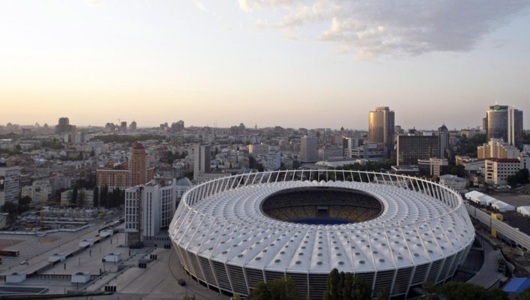 Ukraine: un débat inédit au Stade olympique de Kiev pour clore la campagne Ukraine: un débat inédit au Stade olympique de Kiev pour clore la campagne