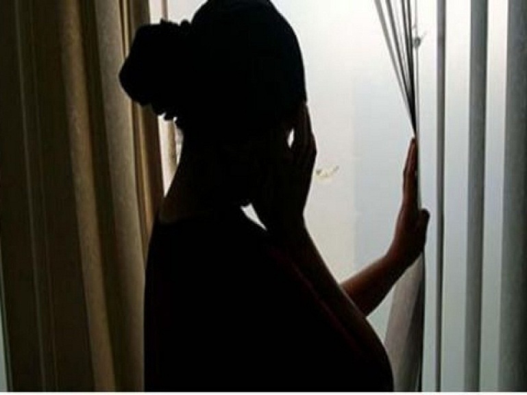 Thiès: Un père de famille bat et viole sa fille mariée... pour satisfaire sa libido Thiès: Un père de famille bat et viole sa fille mariée... pour satisfaire sa libido