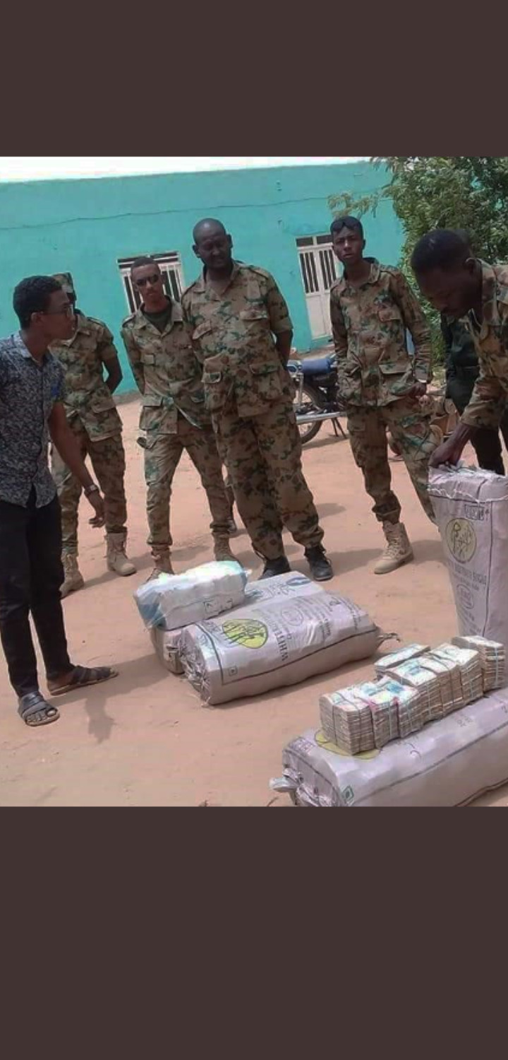 130 millions de dollars en liquide retrouvés au domicile de l'ex-président soudanais Omar El-Bechir