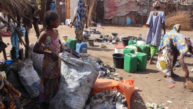 Au Mali, des centaines de déplacés trouvent refuge à Bamako