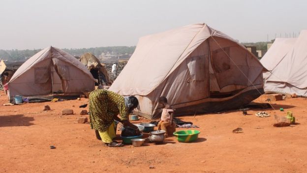 Au Mali, des centaines de déplacés trouvent refuge à Bamako