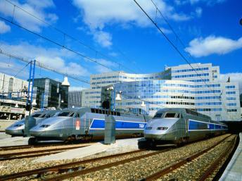 Maroc : inauguration des travaux du premier TGV d’Afrique en présence de Nicolas Sarkozy