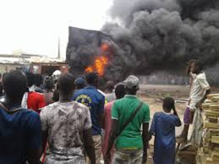 Incendie à Cayar : 9 maisons ravagées par les flammes et d’importants dégâts matériels