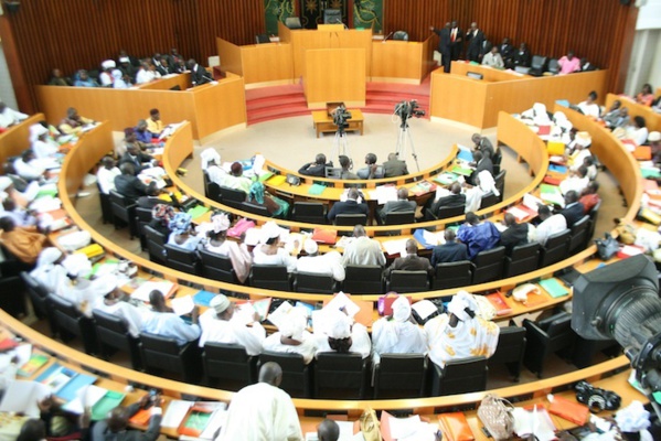 Réformes constitutionnelles: le projet de loi a été adopté à l'unanimité par la Commission des lois de l'Assemblée