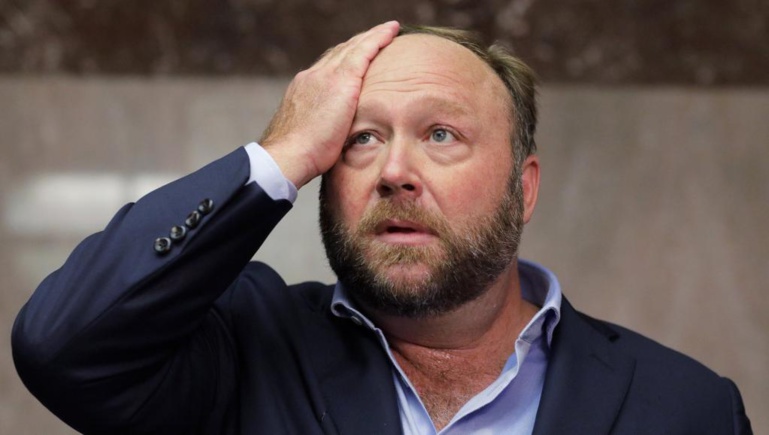 États-Unis: Facebook supprime les comptes de personnalités controversées États-Unis: Facebook supprime les comptes de personnalités controversées