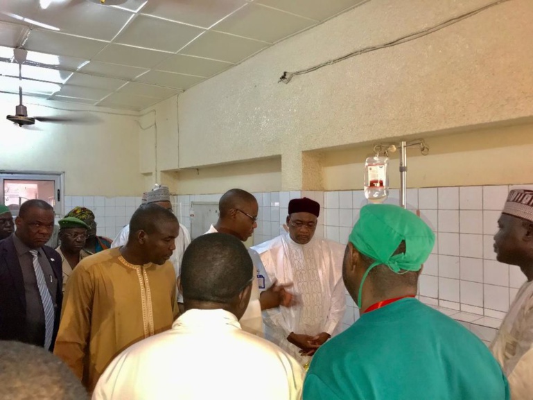 Niamey – l’explosion d’un camion citerne fait plus de 58 morts - Issoufou au chevet des blessés Niamey – l’explosion d’un camion citerne fait plus de 58 morts - Issoufou au chevet des blessés