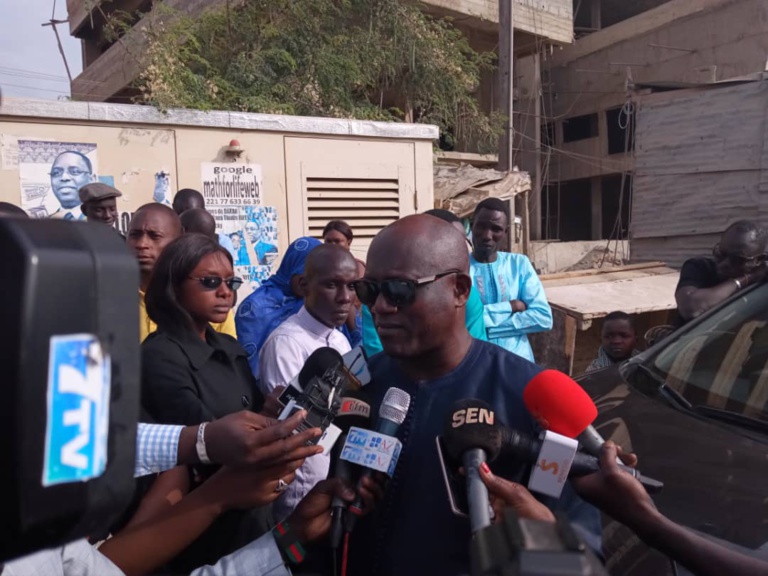 Décès de Béthio Thioune, Affluence des proches et disciples à son domicile à Mermoz Décès de Béthio Thioune, Affluence des proches et disciples à son domicile à Mermoz