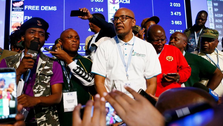 Afrique du Sud: l’ANC reste majoritaire, son recul profite aux partis populistes Afrique du Sud: l’ANC reste majoritaire, son recul profite aux partis populistes