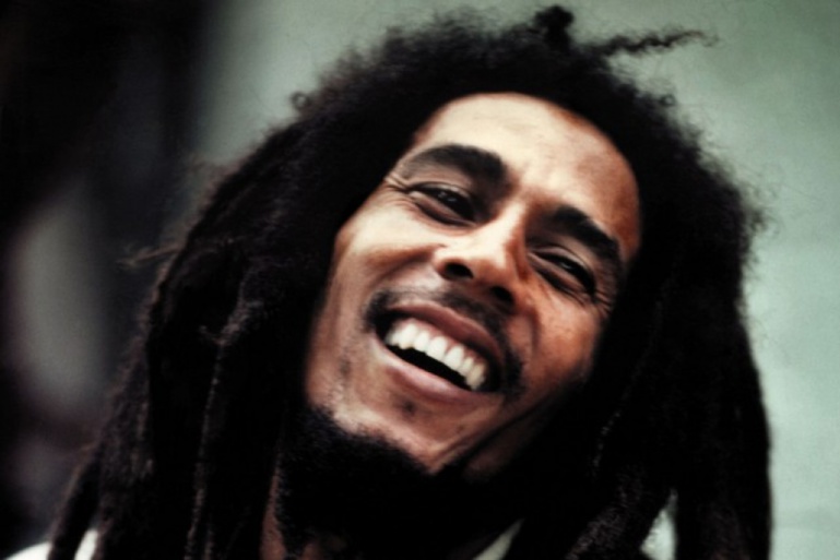 Non, l'agent de la CIA "Bill Oxley" n'a pas avoué avoir assassiné Bob Marley avec un "virus du cancer" Non, l'agent de la CIA "Bill Oxley" n'a pas avoué avoir assassiné Bob Marley avec un "virus du cancer"