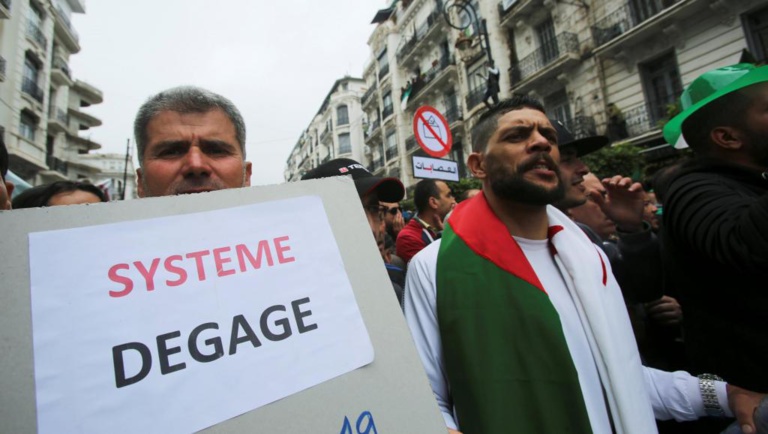 Algérie: des journalistes de la télévision publique sanctionnés