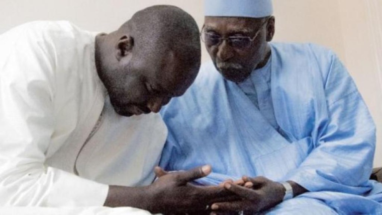 Tivaouane: le khalife général des Tidianes soutient Abdou Karim Fofana dans sa lutte contre l’insalubrité Tivaouane: le khalife général des Tidianes soutient Abdou Karim Fofana dans sa lutte contre l’insalubrité