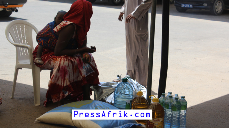  Vidéo - Sénégal: No Stress Land distribue une ration alimentaire à 200 familles 