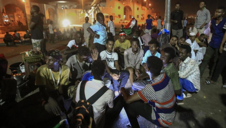 Soudan: militaires et leaders de la contestation renouent le dialogue